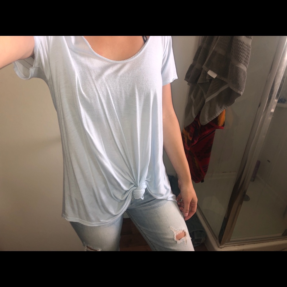 Loose blue t-shirt